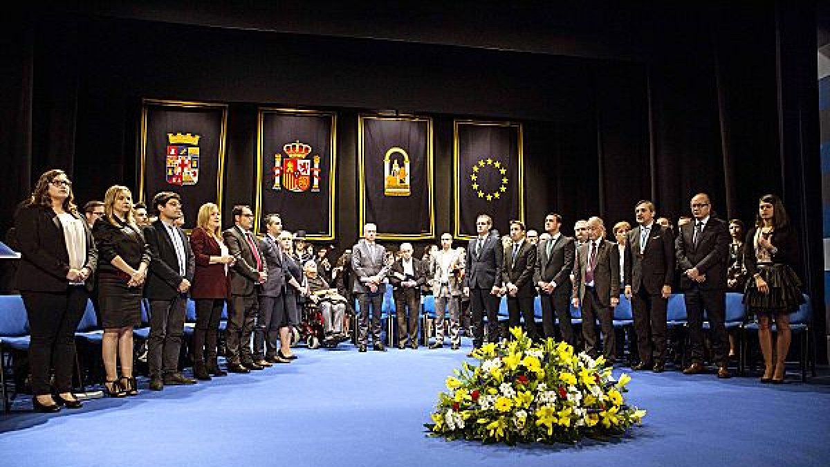 Diputados y premiados en el Centro de Artes Escénicas de Níjar.