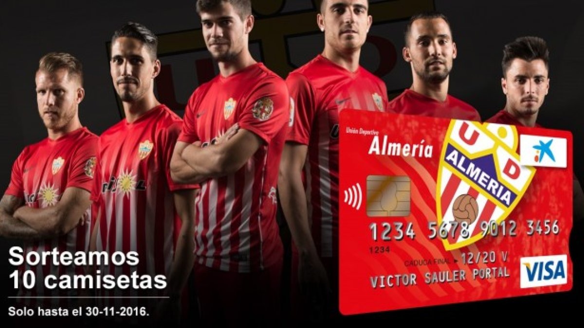 La tarjeta del Almería tiene sus ventajas.