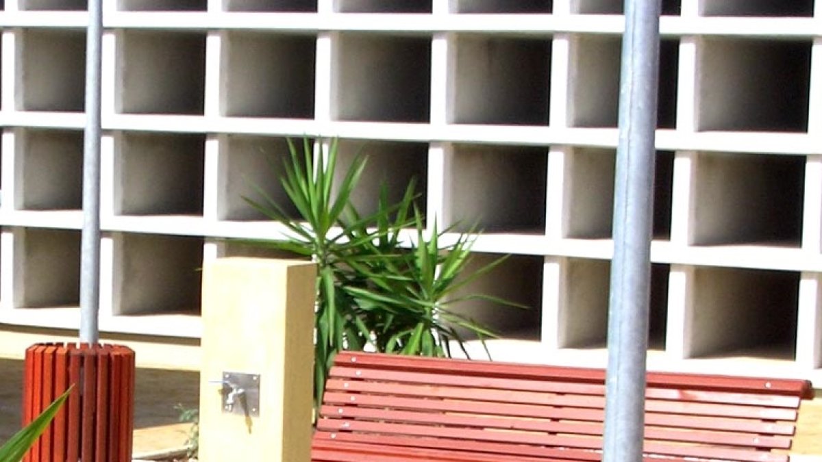 Construcción de nichos en el cementerio de Las Norias.