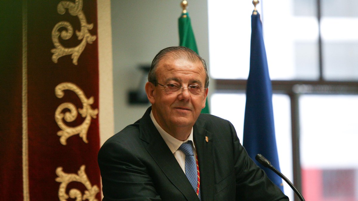 Juan Enciso, en un acto cuando todavía era alcalde de El Ejido