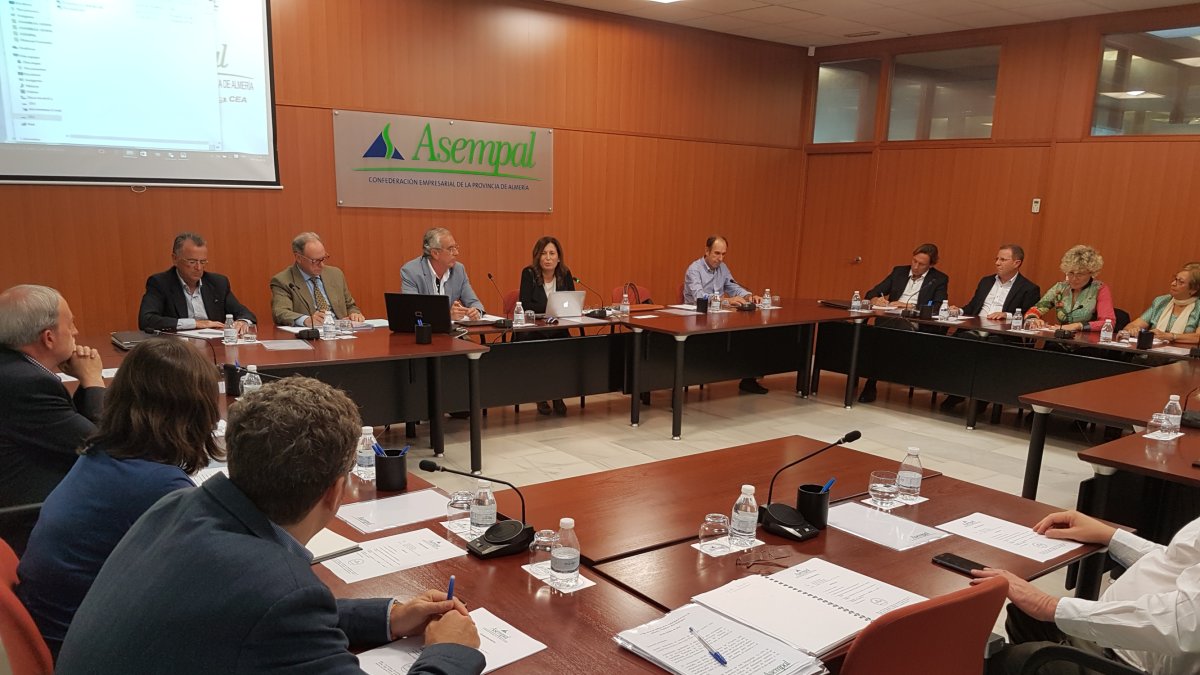 Reunión de Trini Cabeo con la directiva de Asempal