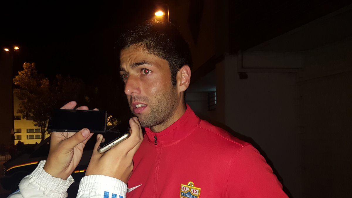Juanjo atendiendo al Carrusel Deportivo.