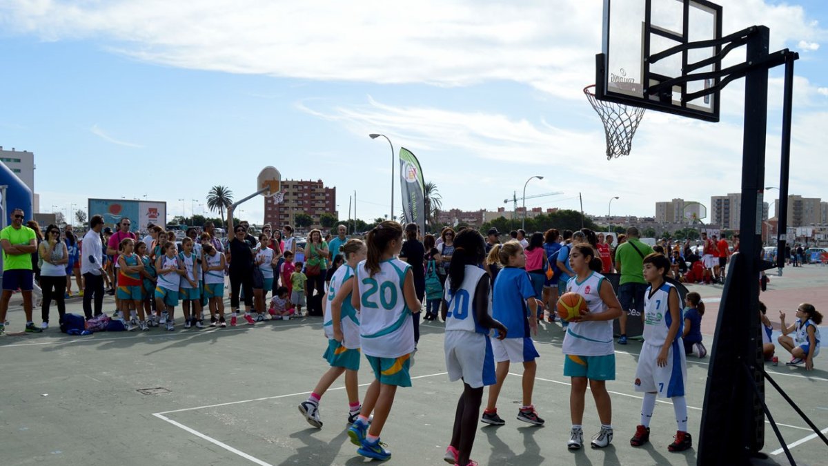 El baloncesto de Almería sale a la calle.