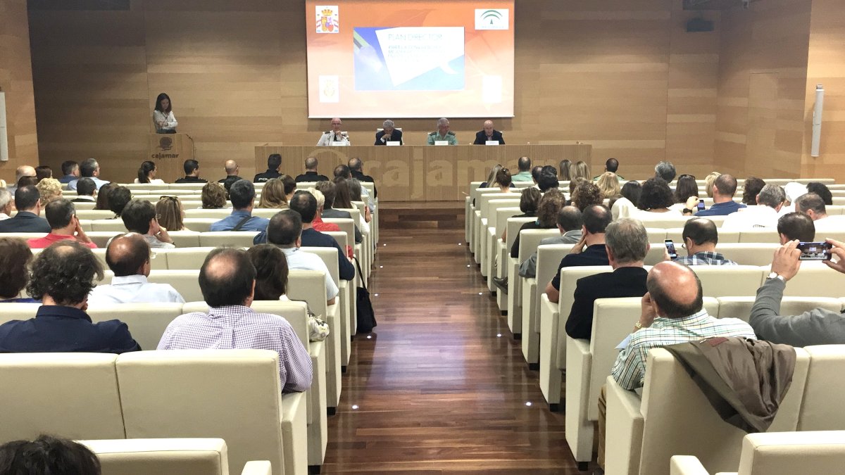 presentación del Plan Director de Convivencia Escolar a profesores de centros educativos, en un acto celebrado en el edificio de Las Mariposas