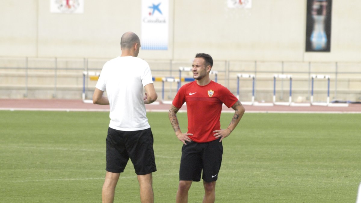 Soriano hablando con Iván.