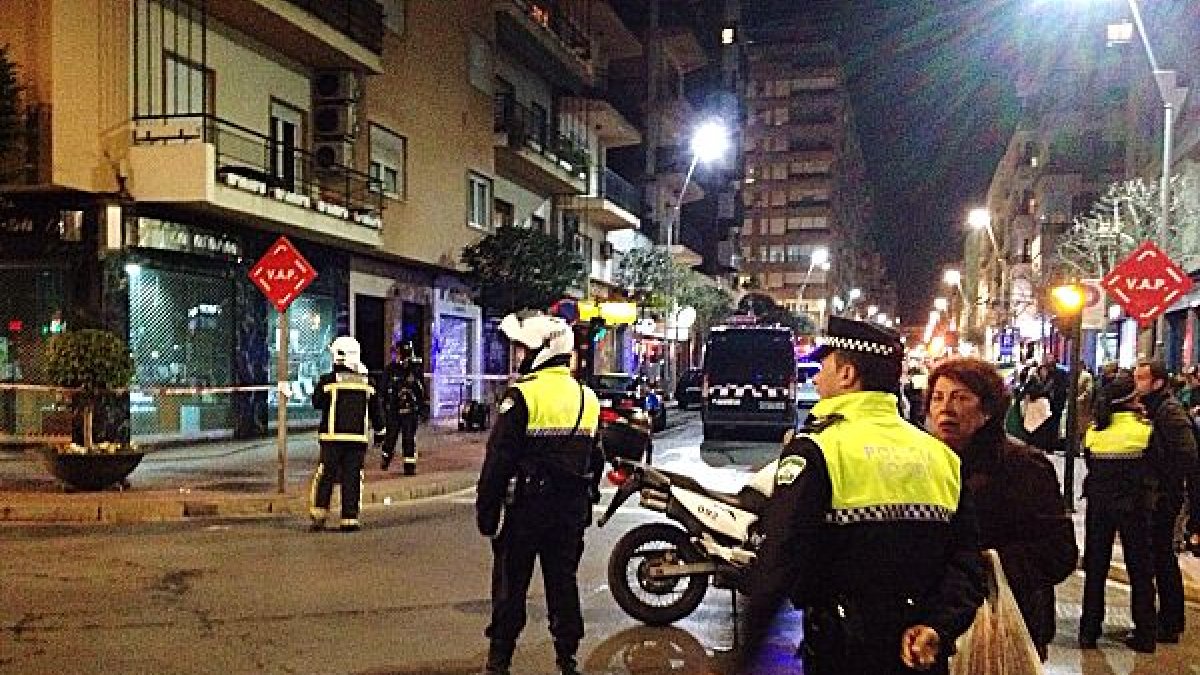 Agentes de la Policía Local en el centro de Almería.