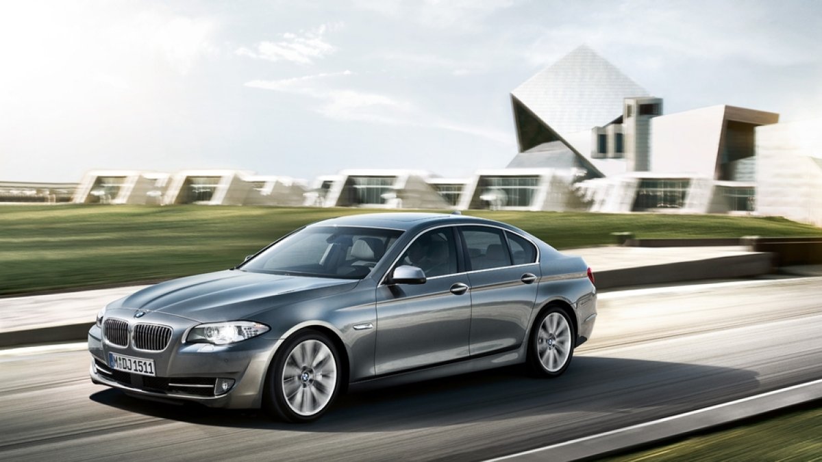 El BMW Serie 5 Berlina incorpora de forma exclusiva el dinamismo en su forma más seductora.