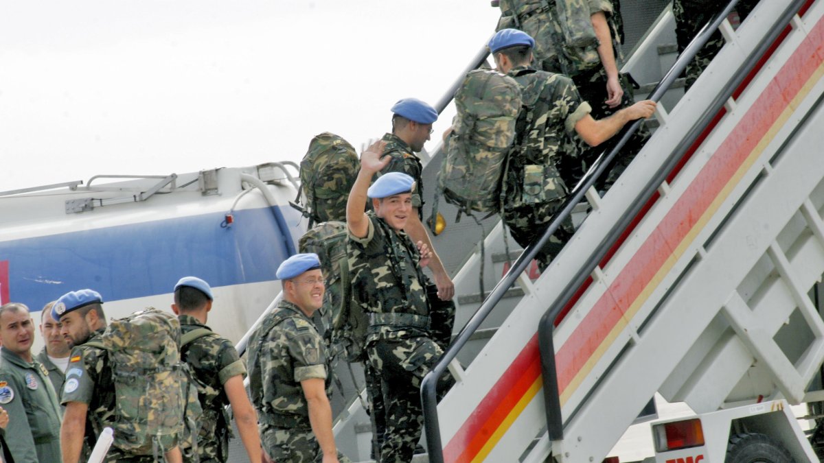 Salida de legionarios desde Almería el 23 de octubre de 2006