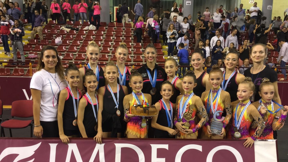 Gimnastas ejidenses en Córdoba.