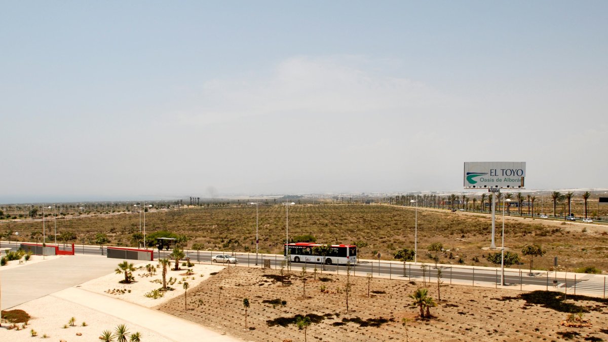 Zona de la parcela comercial de El Toyo.