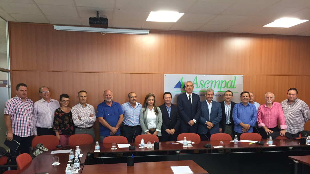 Los miembros de la Mesa en el acto de constitución de ayer