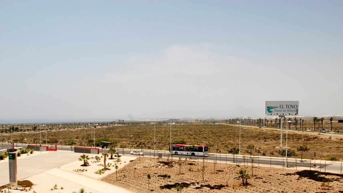 Zona de la parcela comercial de El Toyo.