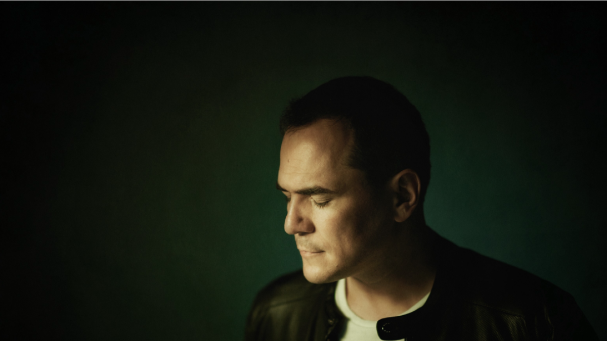 Ismael Serrano vuelve a actuar en Almería después de catorce años.