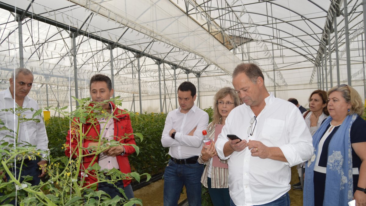 Visita de los eurodiputados a la empresa Biosabor