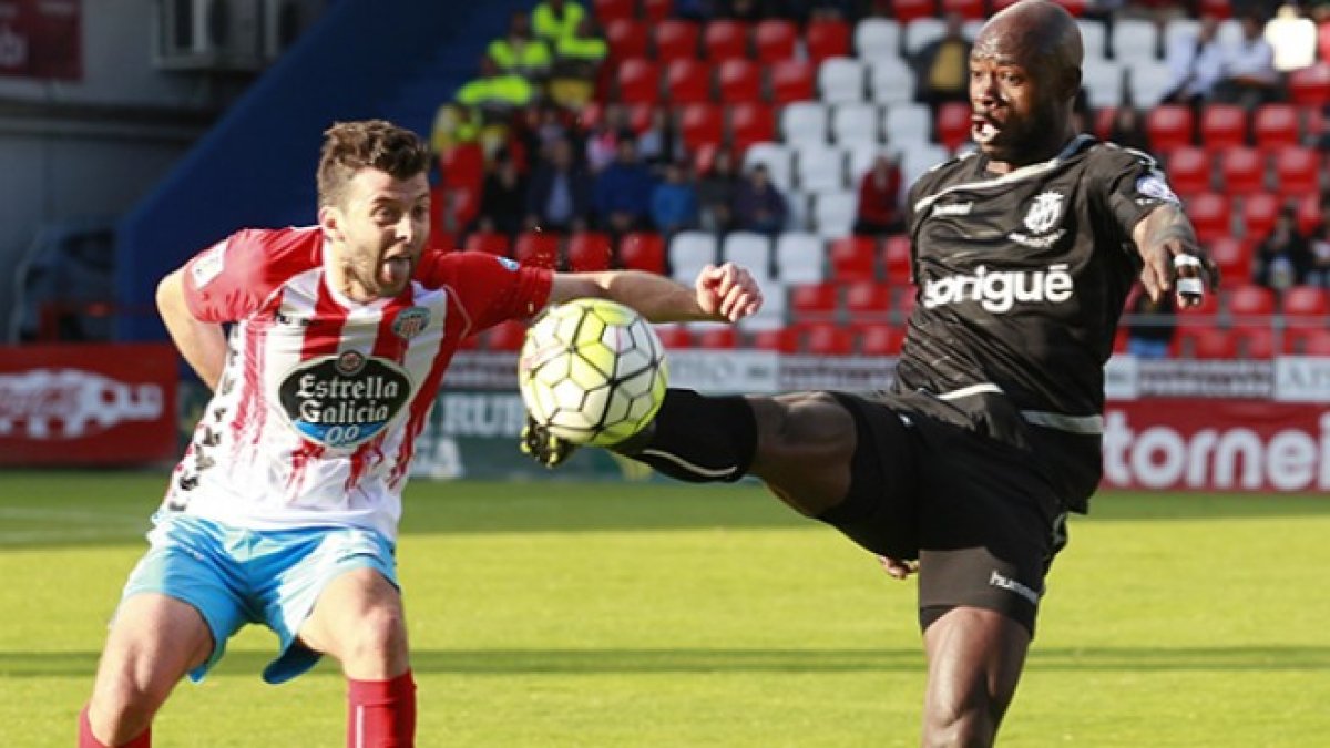 Emaná en el partido contra el Lugo.