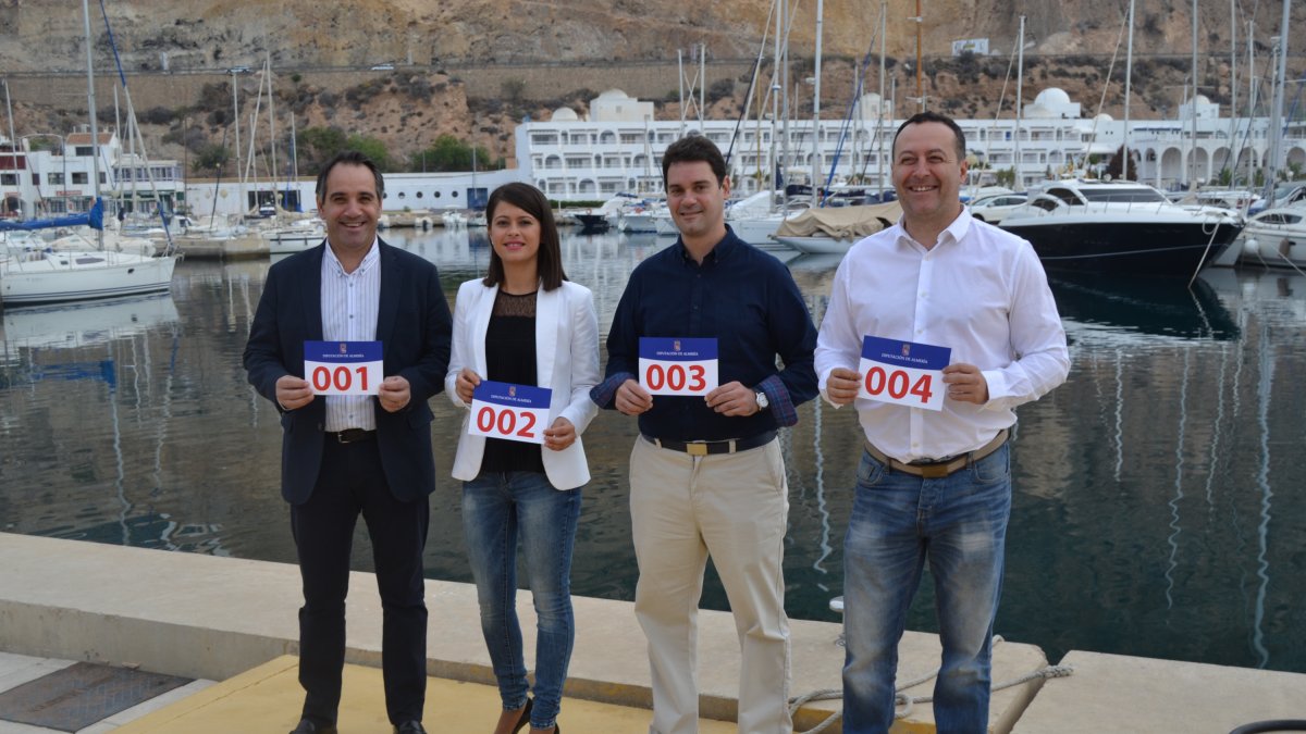 Puesta de largo de una carrera que mira al mar.