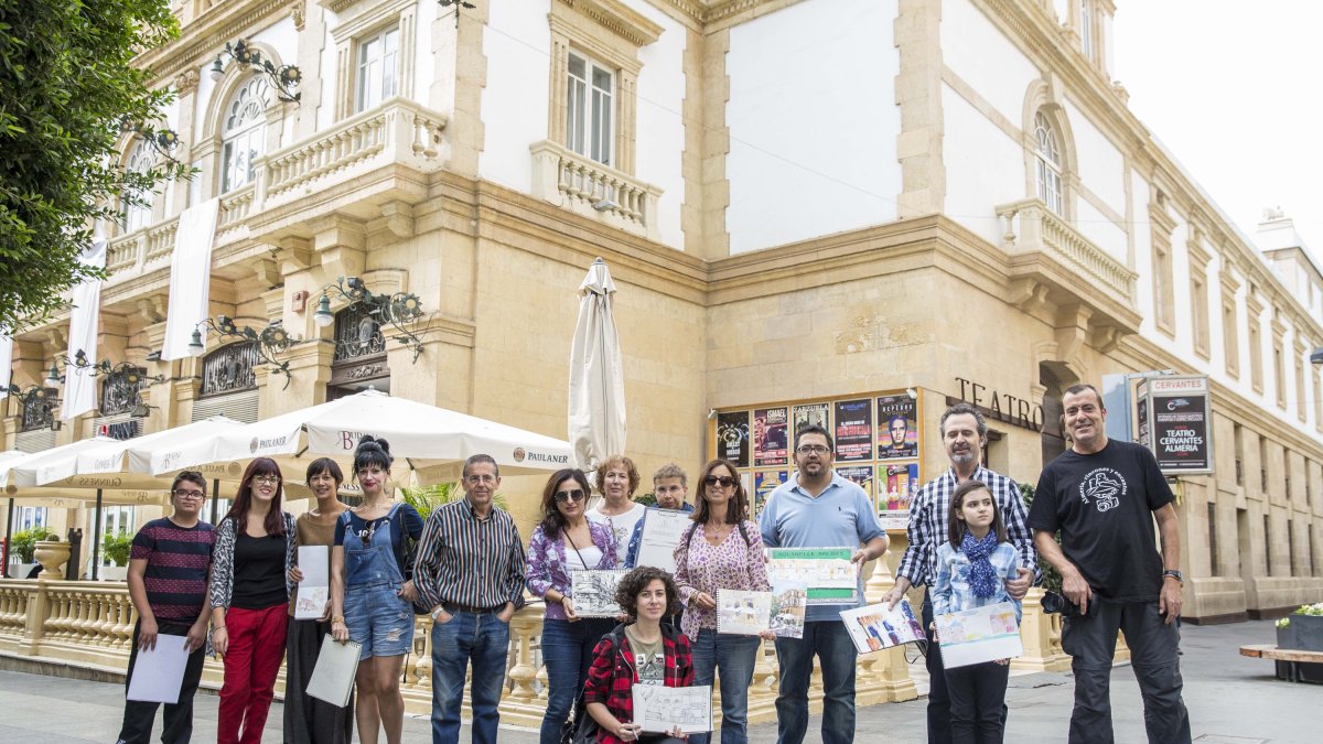 Los artistas que asistieron a la quedada organizada por la Agrupación de Acuarelistas de Andalucía frente al Teatro Cervantes.