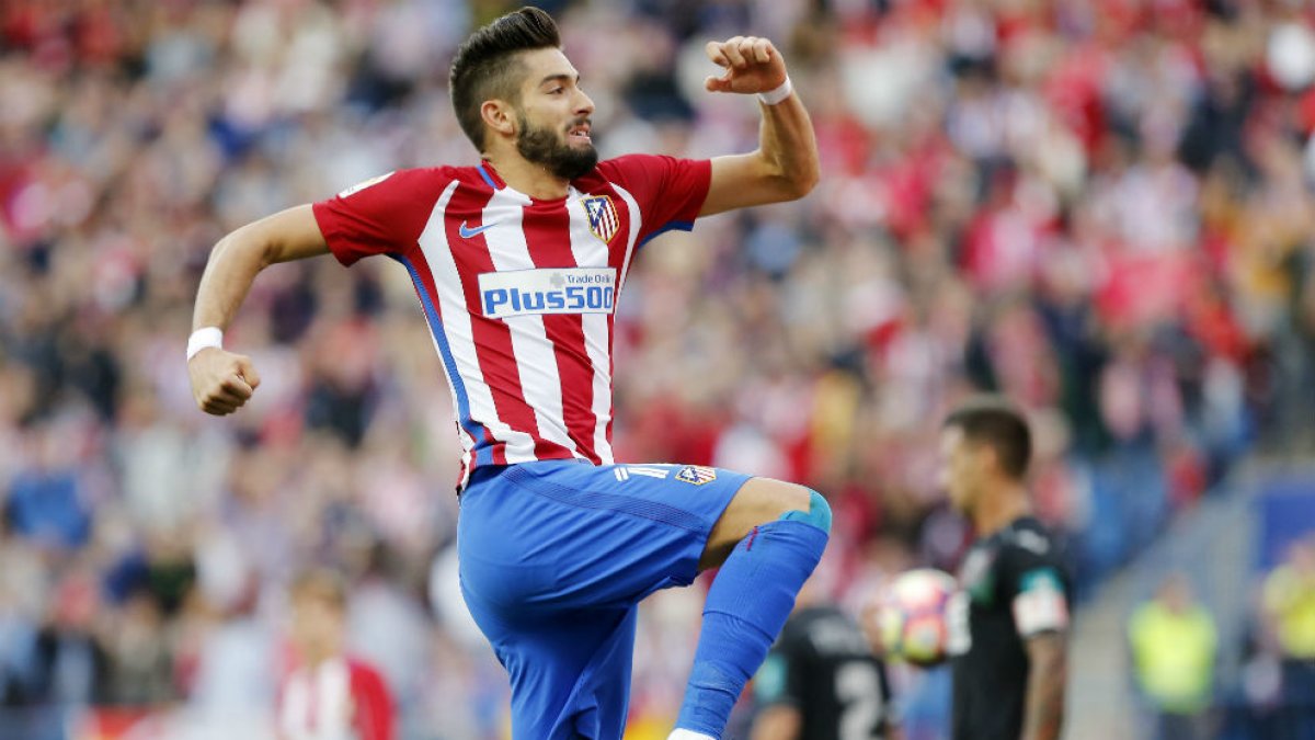 Carrasco celebra uno de sus goles ante el Granada.