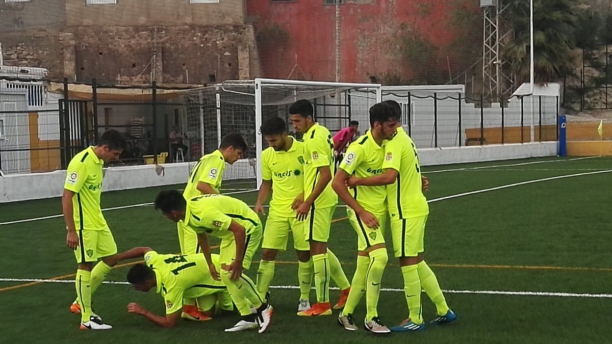 Los jugadores rojiblancos celebrando un gol.