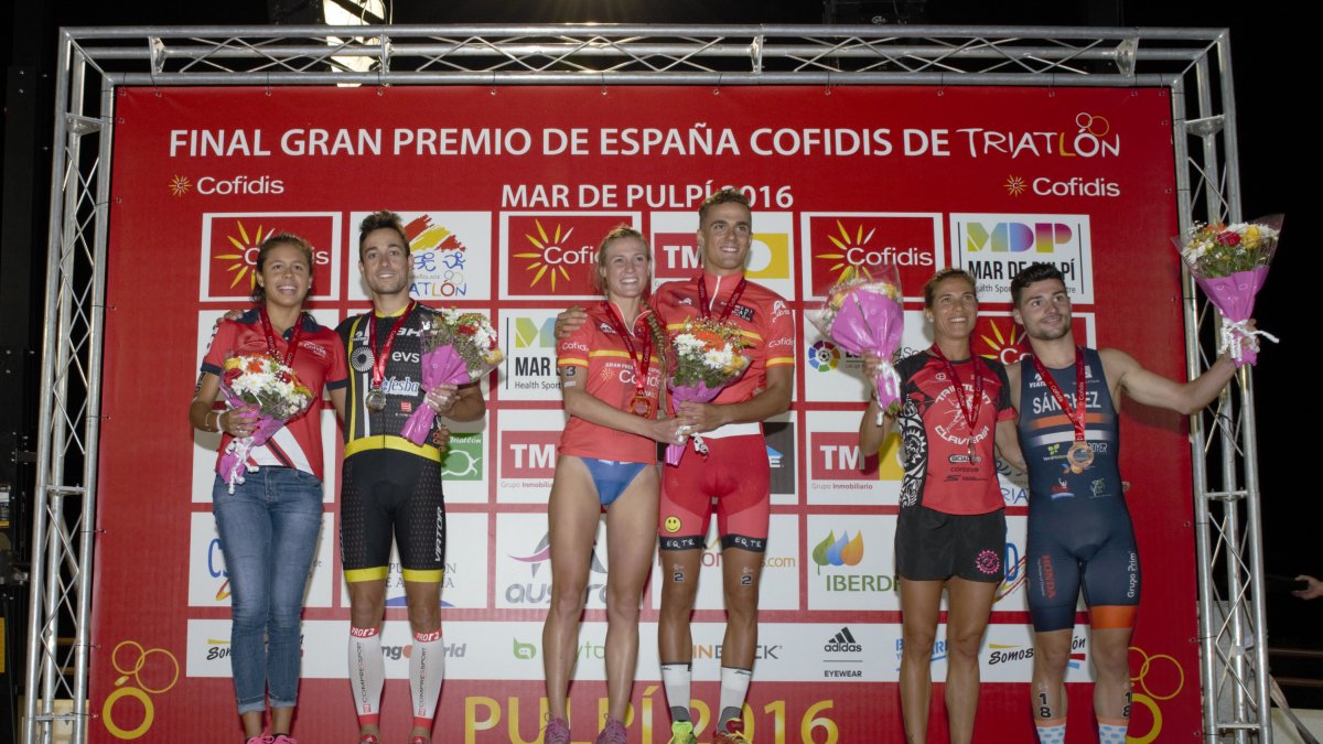 TM Grupo Inmobiliario-GP Triatlón en Mar de Pulpí.