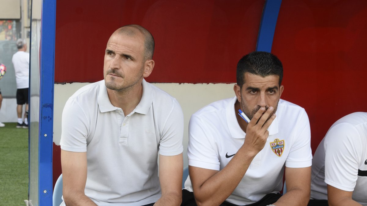 Soriano y Juanito en el banquillo.