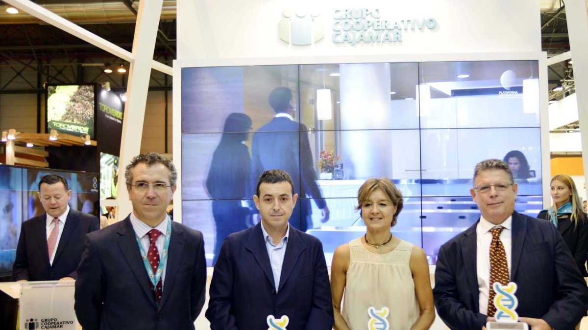 Foto de familia de los galardonados.