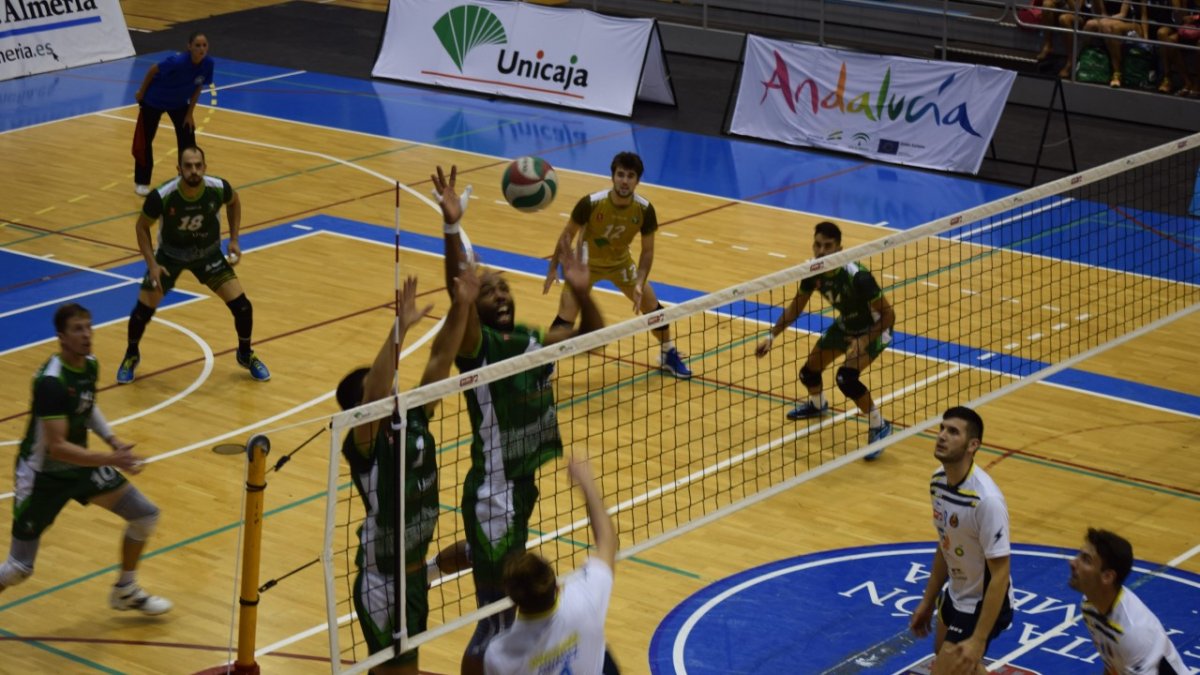 Caras nuevas para el campeón de la Superliga.