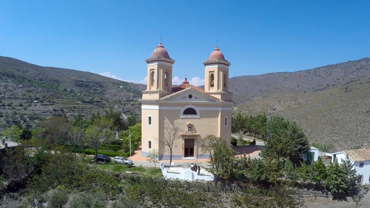 El Santuario de Tices data de 1800 y se encuentra a 5 kilómetros de Ohanes.