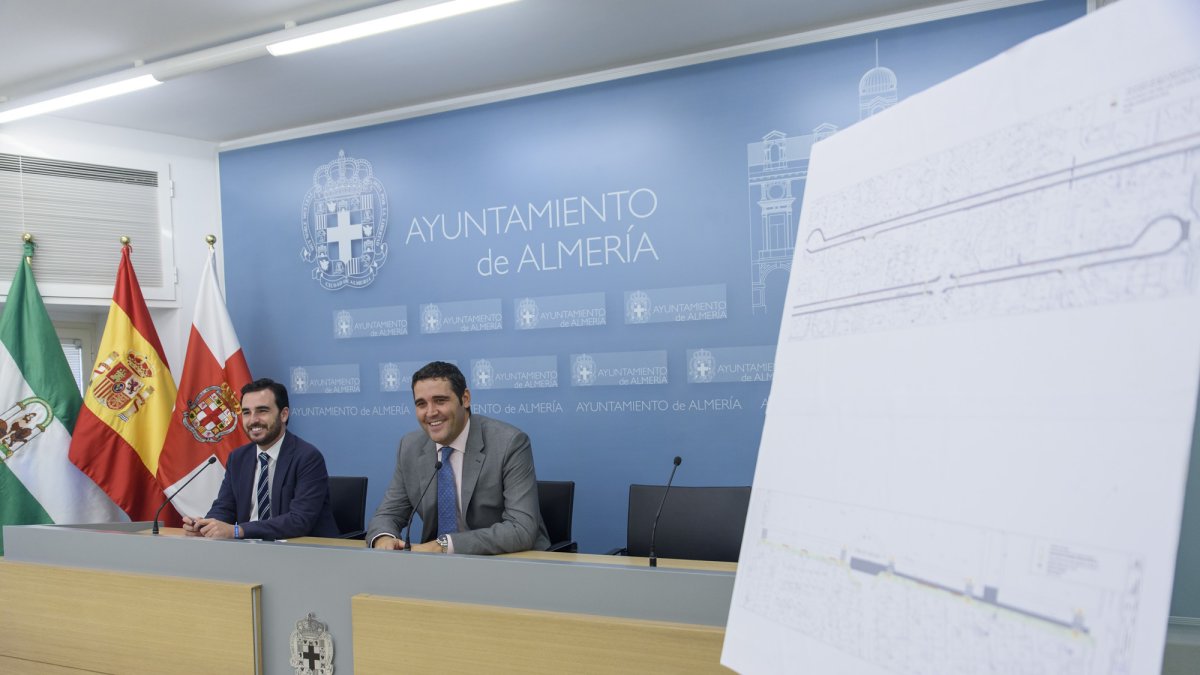 Los concejales Carlos Sánchez y Juanjo Alonso.