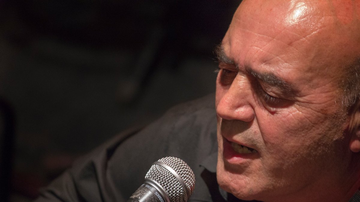 Indalecio López Gázquez, durante una actuación de Los Salteños. (Foto: Facebook Salteños)