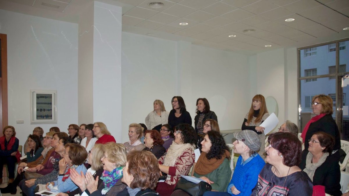 Un grupo de socias en una jornada gastronómica.