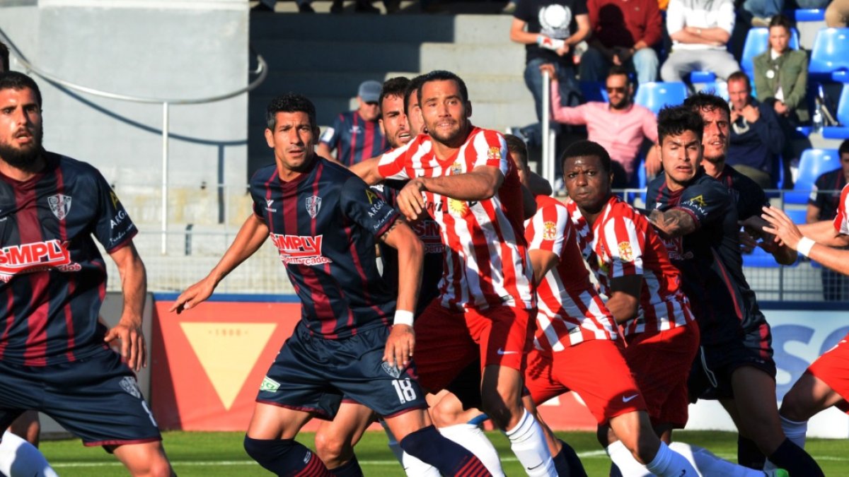 Una jugada del Huesca-Almería de la pasada Liga.