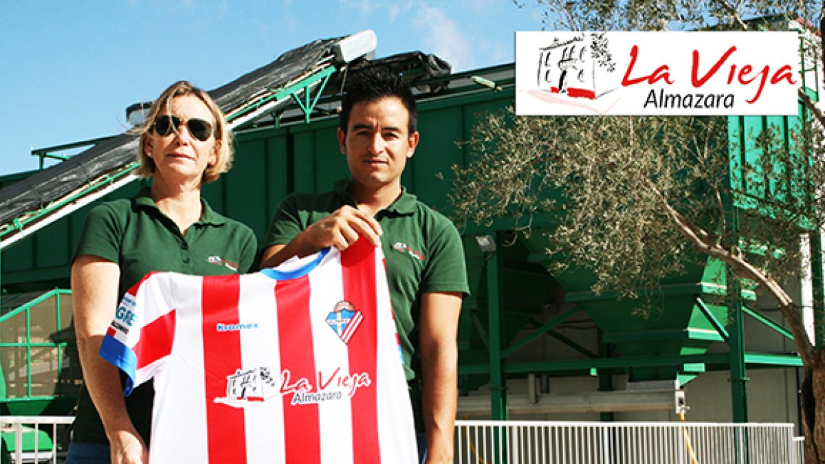 La nueva camiseta del Poli Almería.