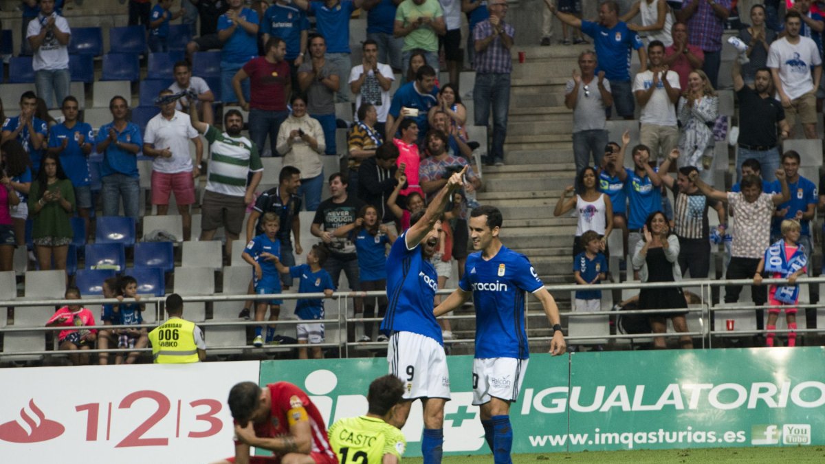 Dos goles en Oviedo.