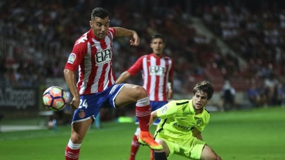 El Almería empató en Girona en igualdad numérica.