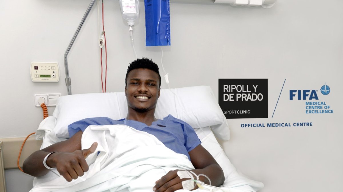 El jugador del Elche tras la operación.