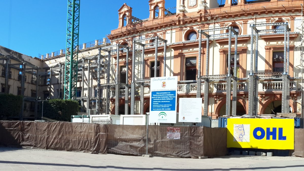 Fachada de las obras de rehabilitación de la Casa Consistorial