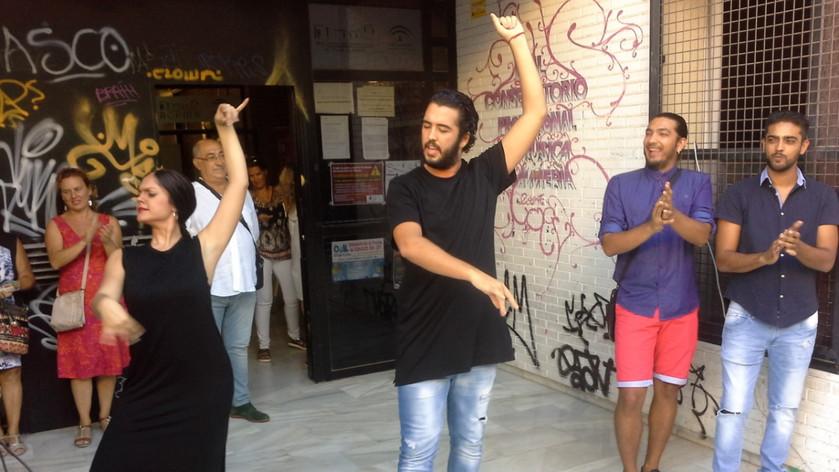 Danza en un acto reivindicativo de las ampas de los conservatorios.