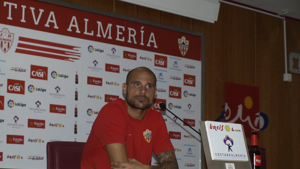 Nano en rueda de prensa.