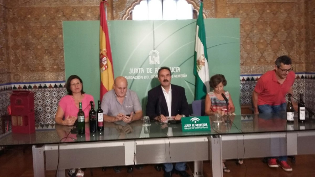 Momento de la rueda de prensa del delegado de Turismo, Alfredo Valdivia.