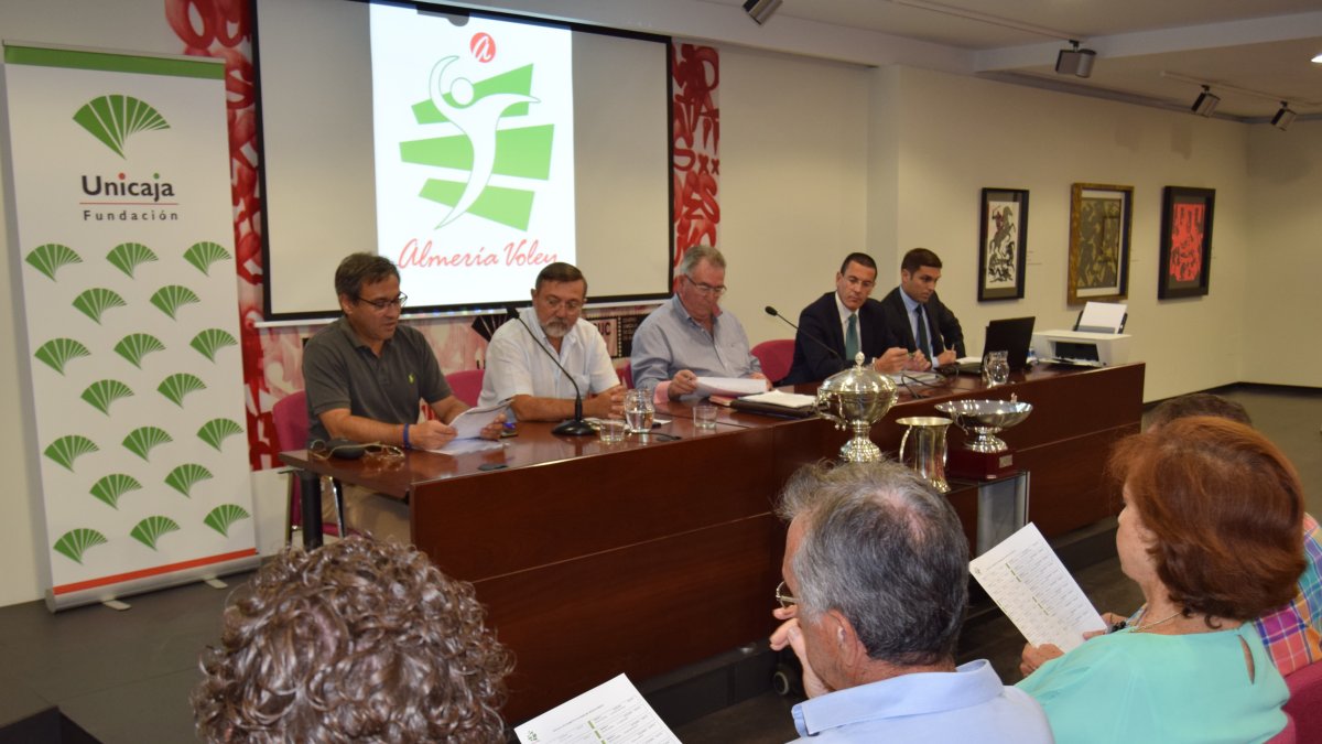Ramón Sedeño en la Asamblea del Unicaja Almería