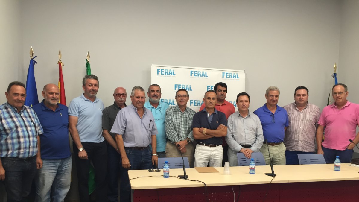 Comuneros, representantes de organizaciones agrarias y de las comercializadoras se reunieron ayer en Cuatro Vegas para poner las bases de la Mesa por
