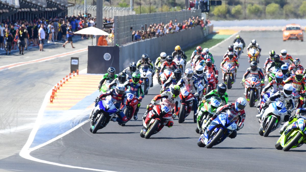 Salida de la carrera de Stock 600 y Open 600