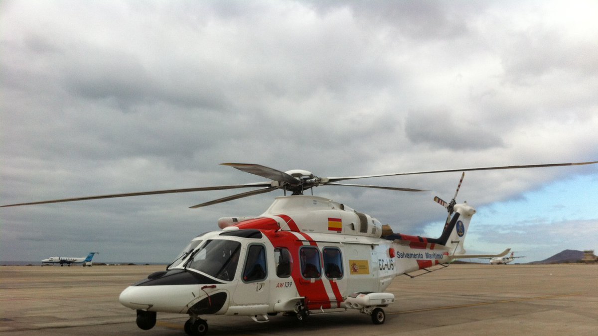 Helicóptero de Salvamento en el Aeropuerto de Almería