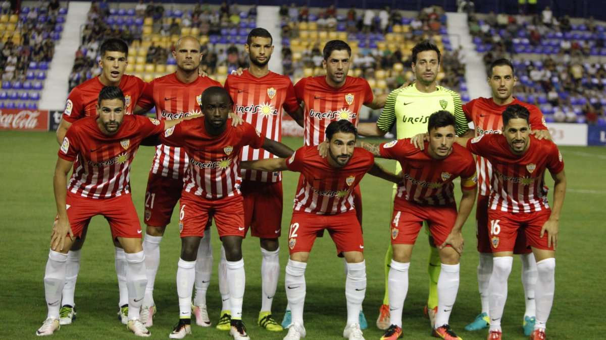 El once del Almería en La Condomina.