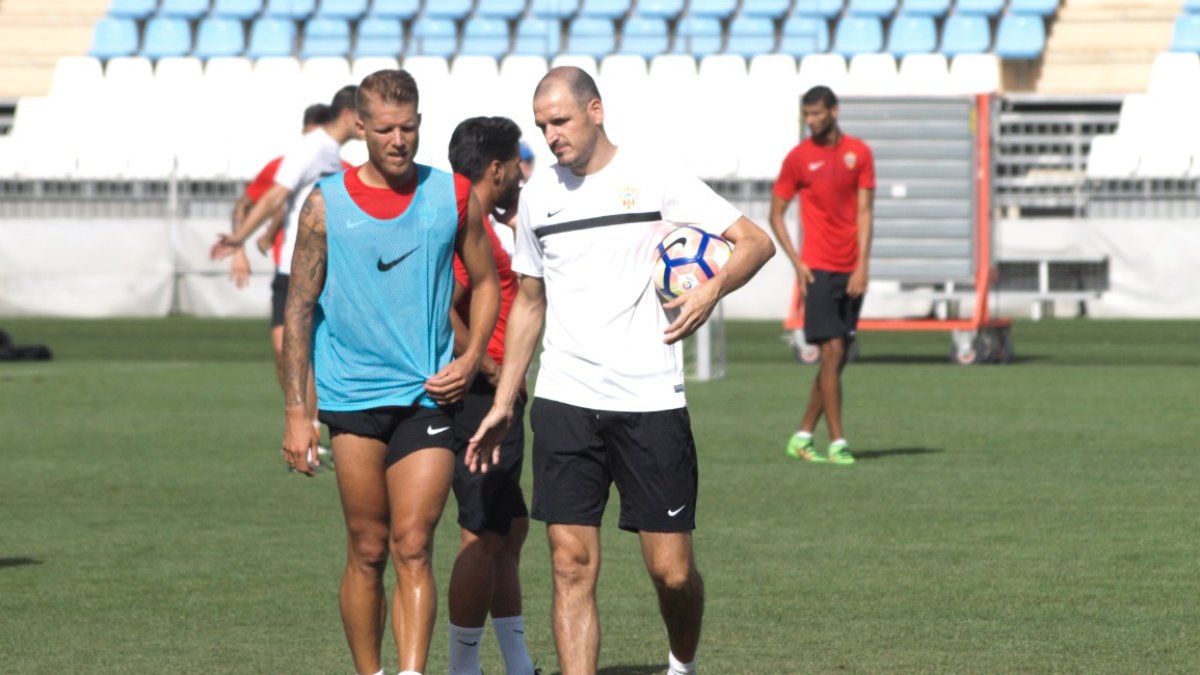 Soriano debe aprovechar cada entrenamiento para transmitir sus ideas.