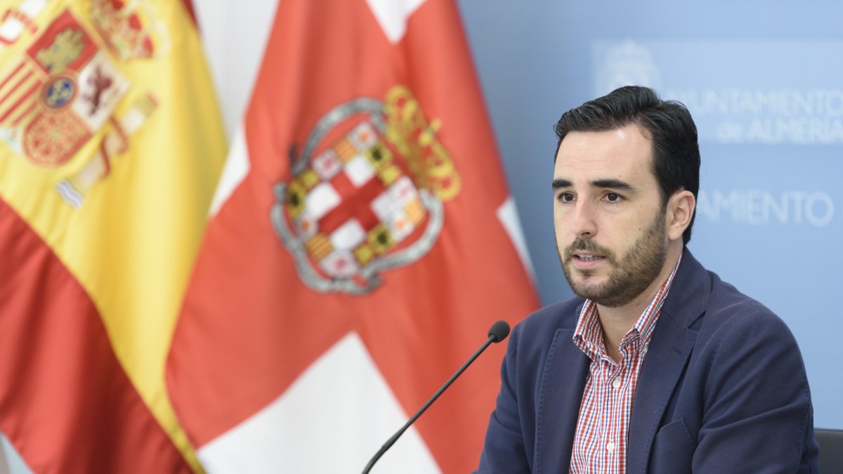 Carlos Sánchez, concejal de Fomento, Comercio y Playas