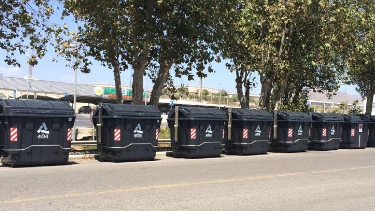 Nuevos contenedores instalados en el municipio.