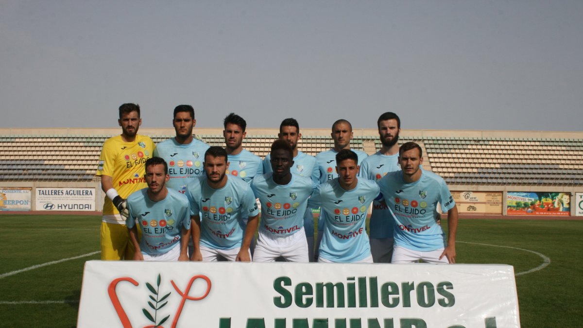 Un once del CD El Ejido.