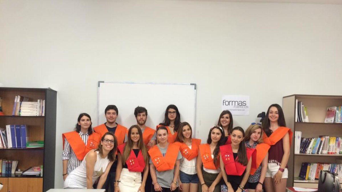 Alumnos de Formas Formación en sus instalaciones.
